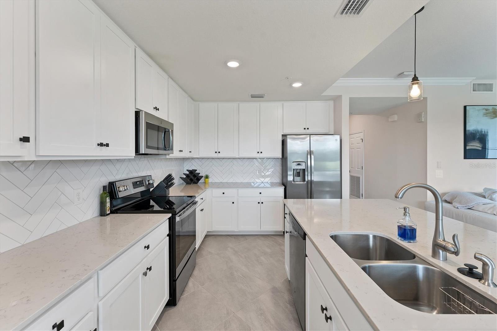 Image 13 of 80 For 17704 Gawthrop Drive 102