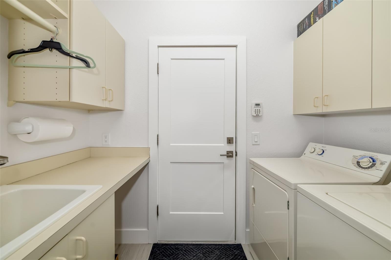 Image 36 of 65 For 7016 Lennox Place