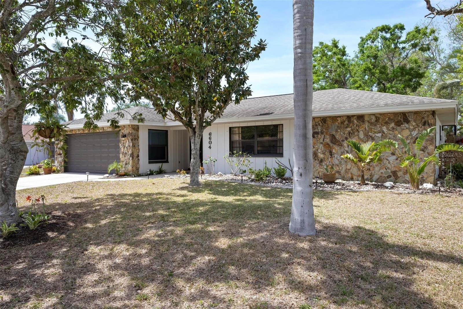Image 3 of 50 For 6604 23rd Avenue W