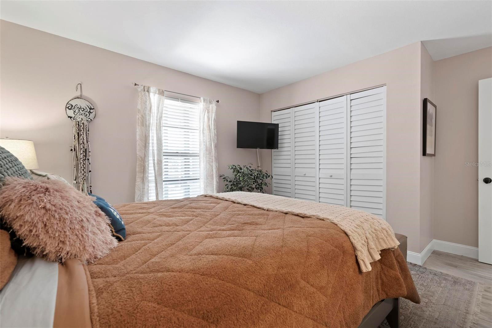 Image 32 of 50 For 6604 23rd Avenue W