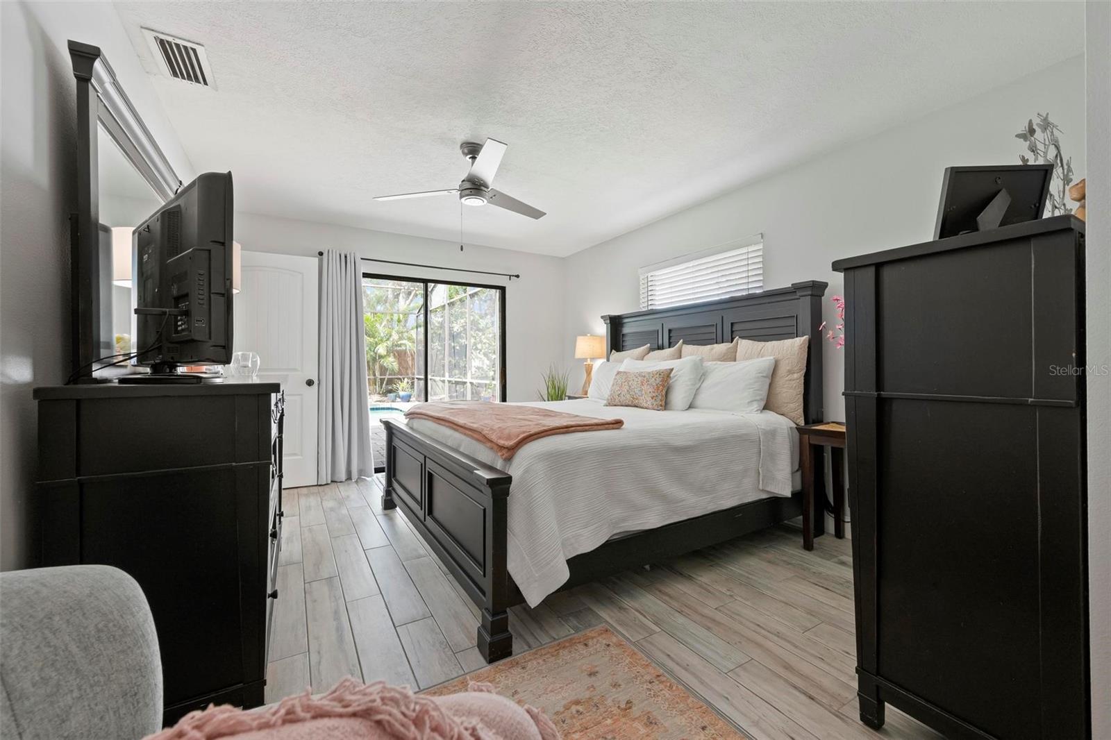 Image 37 of 50 For 6604 23rd Avenue W