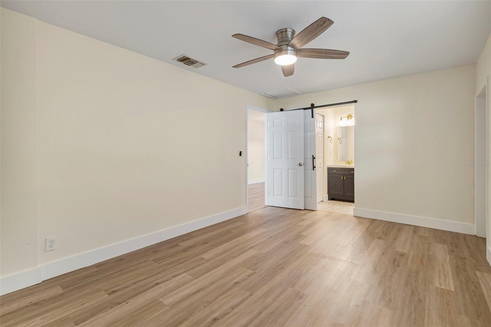 Image 20 of 37 For 4087 Vana Drive