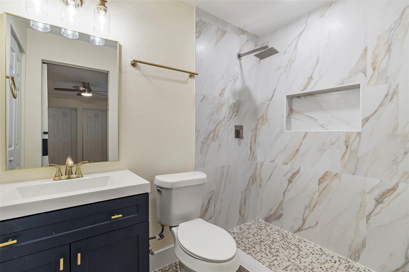 Image 21 of 37 For 4087 Vana Drive