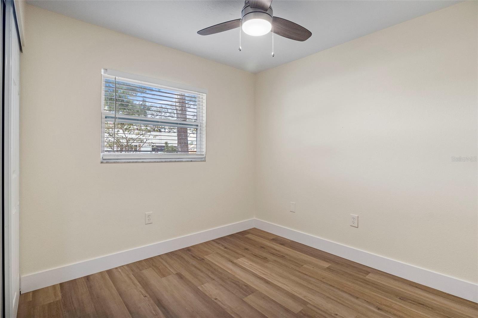 Image 23 of 37 For 4087 Vana Drive