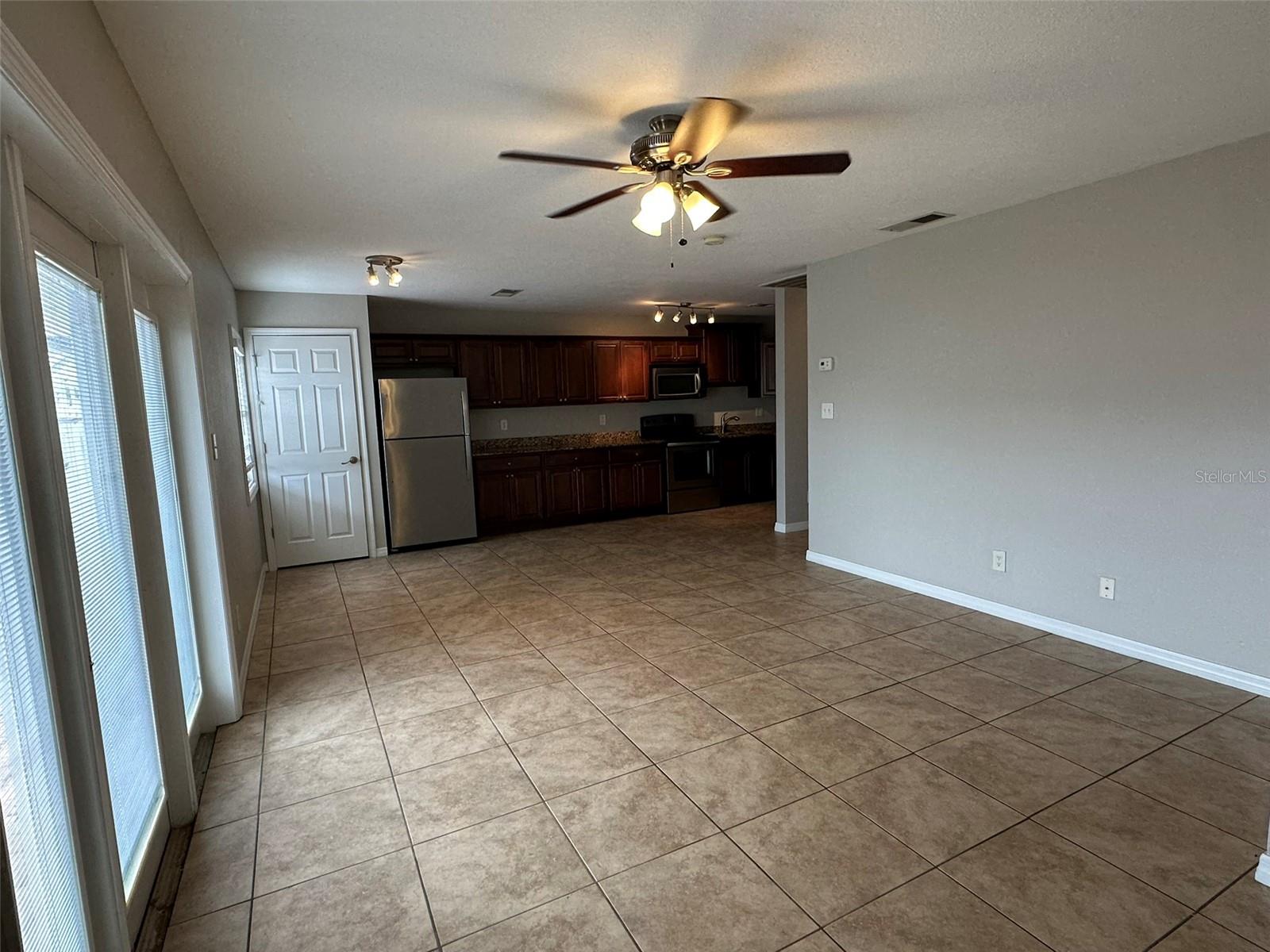 Image 7 of 16 For 4728 Beach Drive Se B