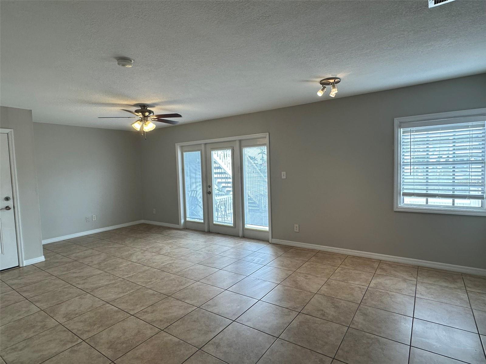 Image 8 of 16 For 4728 Beach Drive Se B