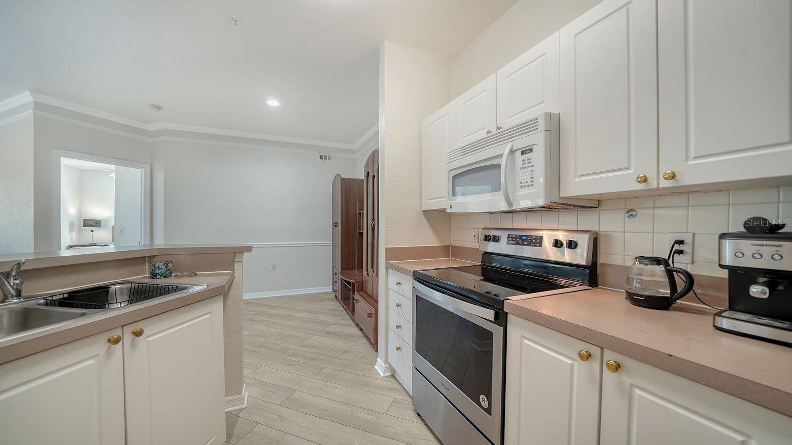 Image 12 of 37 For 5180 Northridge Road 107