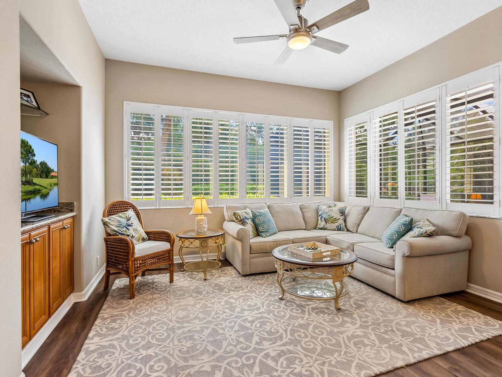 Image 12 of 73 For 355 Melrose Court