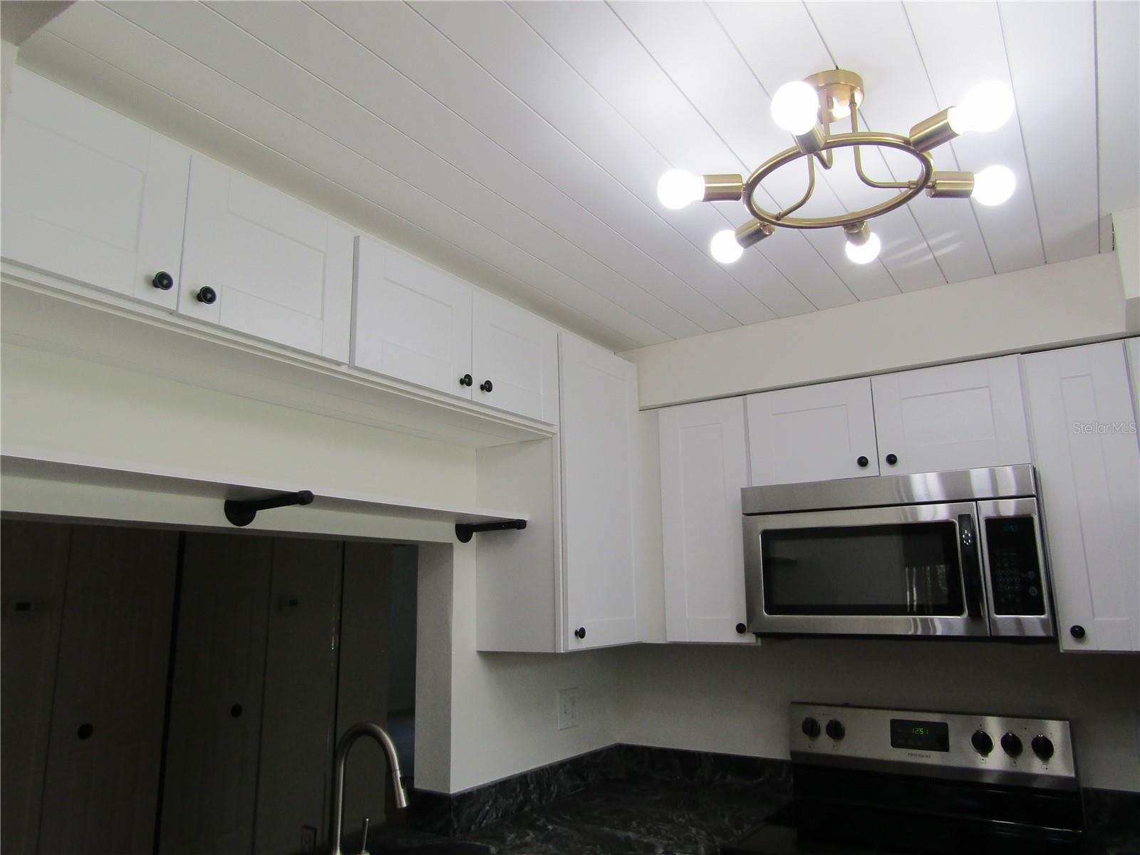 Image 10 of 20 For 5715 Gardens Drive 102