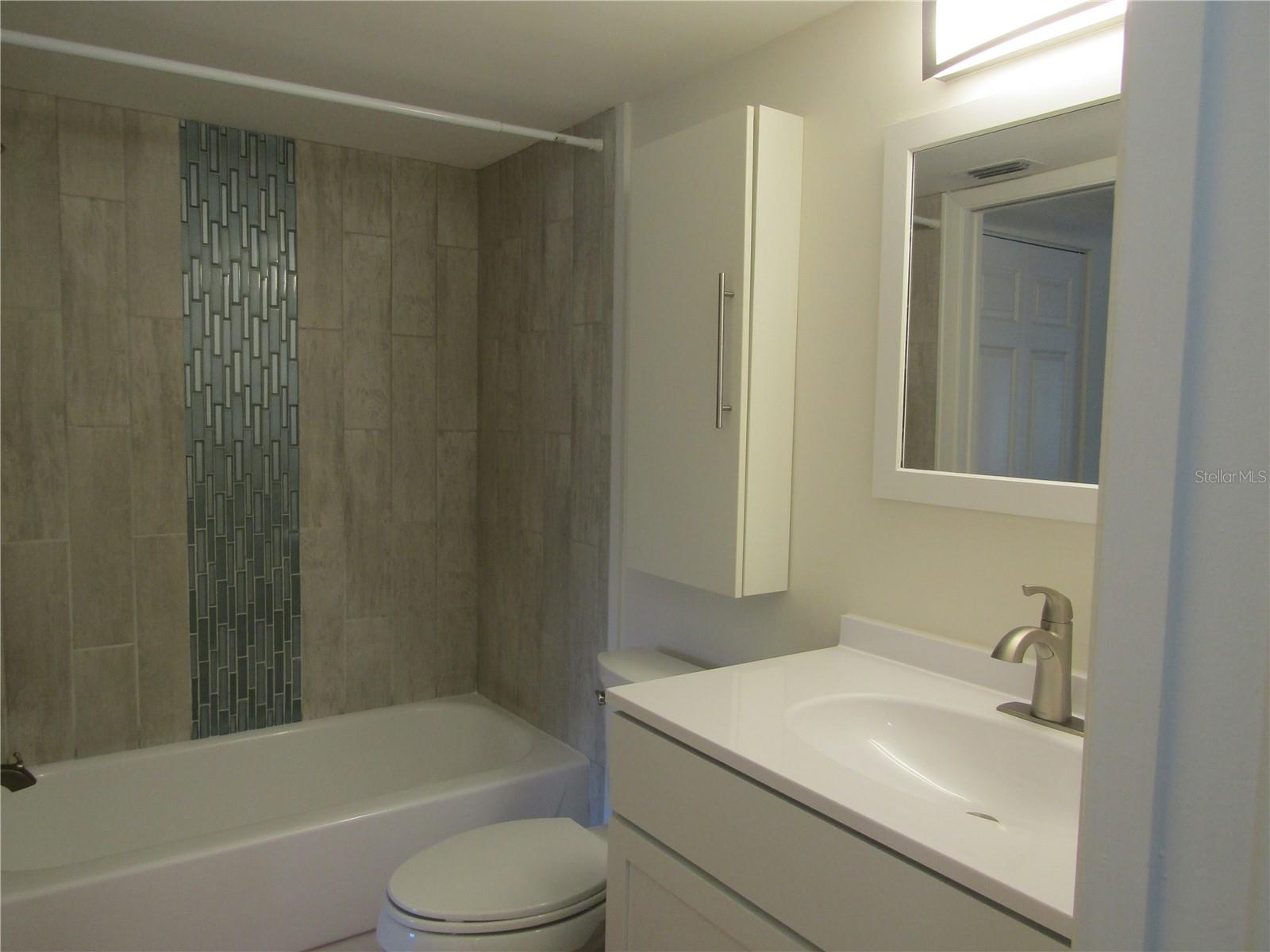 Image 19 of 20 For 5715 Gardens Drive 102