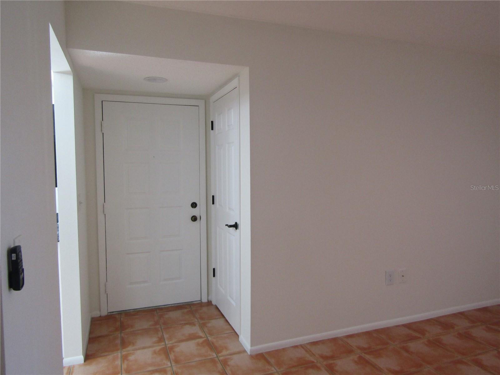 Image 5 of 20 For 5715 Gardens Drive 102