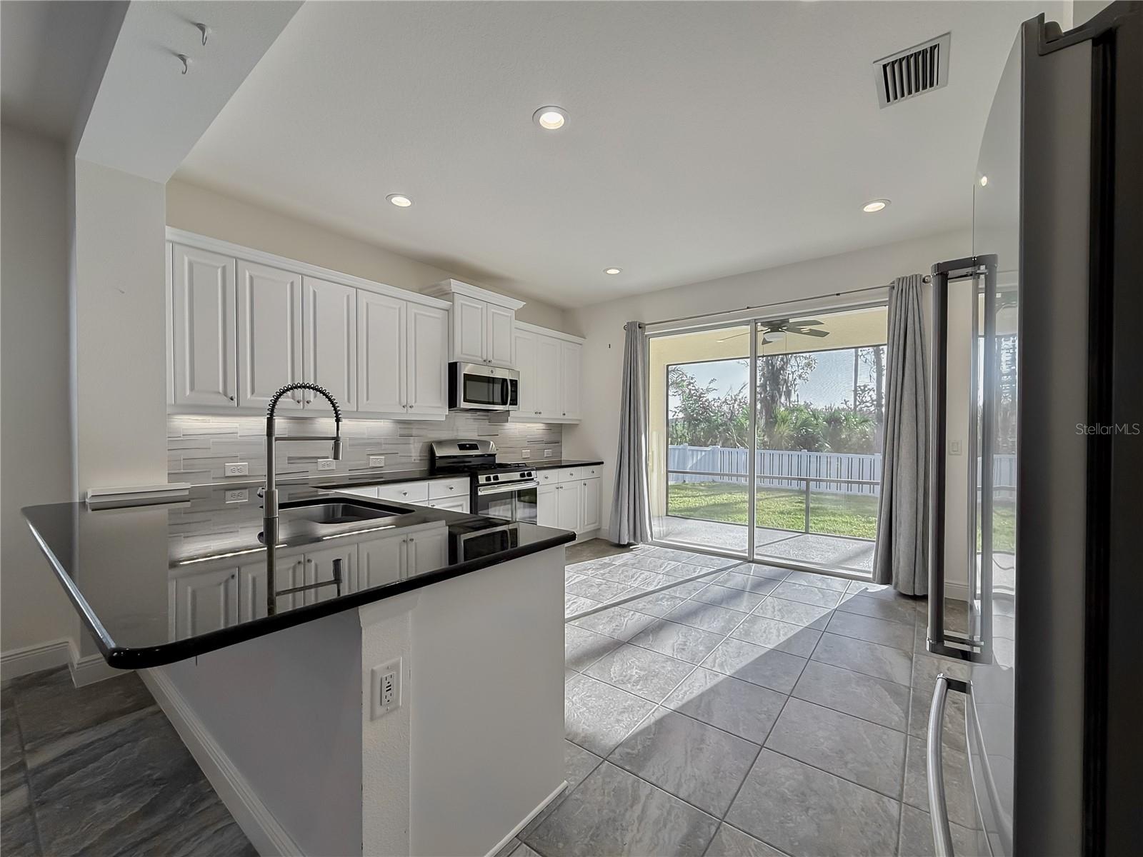 Image 10 of 35 For 3706 Shimmering Oaks Drive