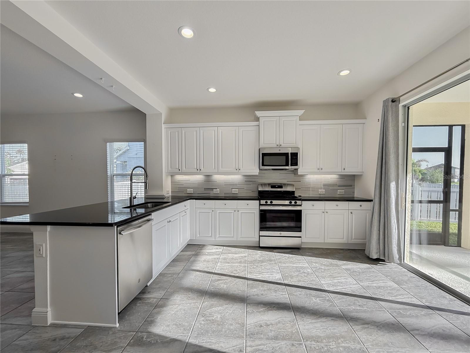 Image 11 of 35 For 3706 Shimmering Oaks Drive