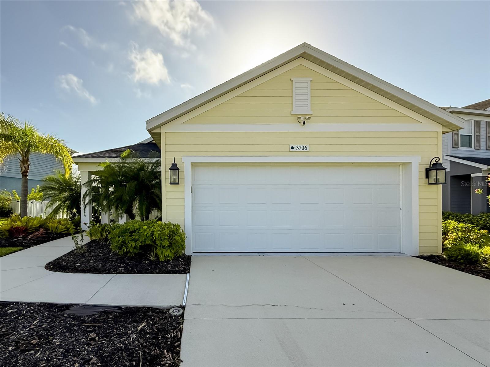 Image 3 of 35 For 3706 Shimmering Oaks Drive