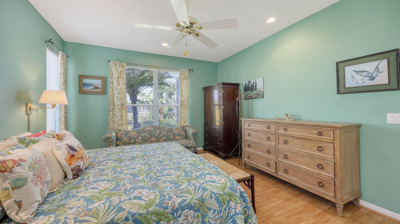 Image 37 of 68 For 5022 46th Street W