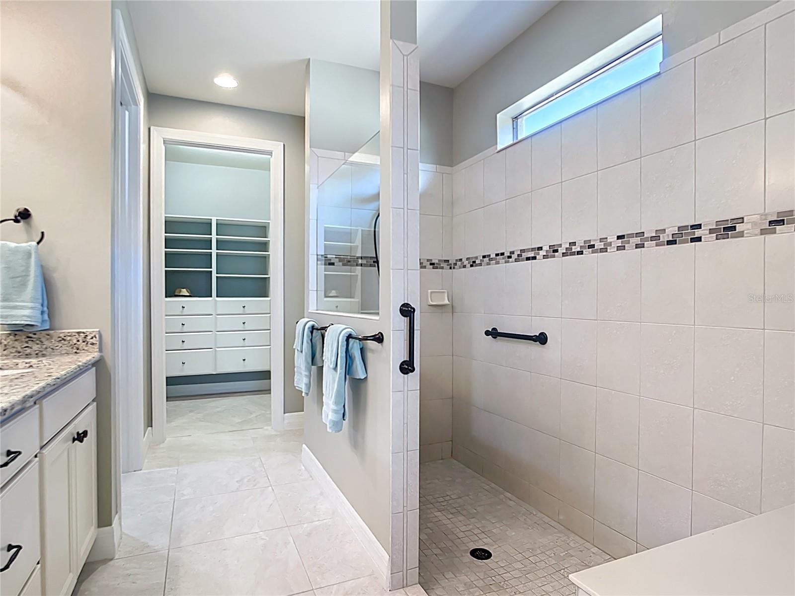 Image 25 of 99 For 13724 Quinta Street