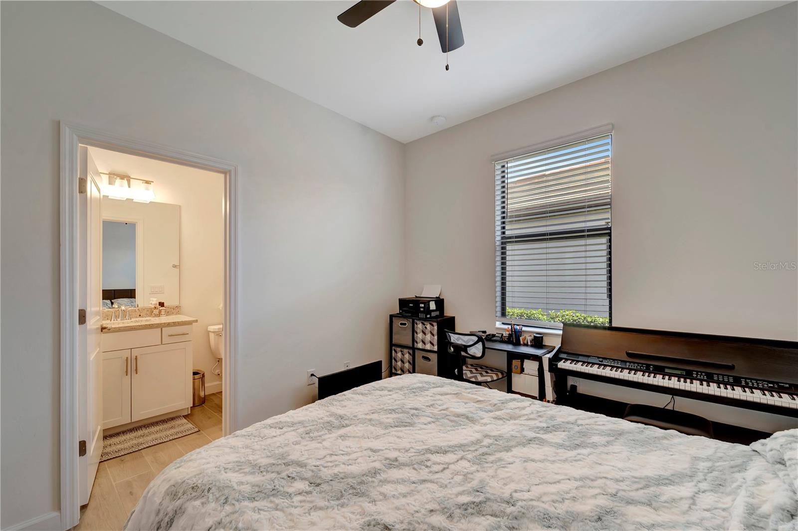 Image 17 of 61 For 15719 Barefoot Beach Drive