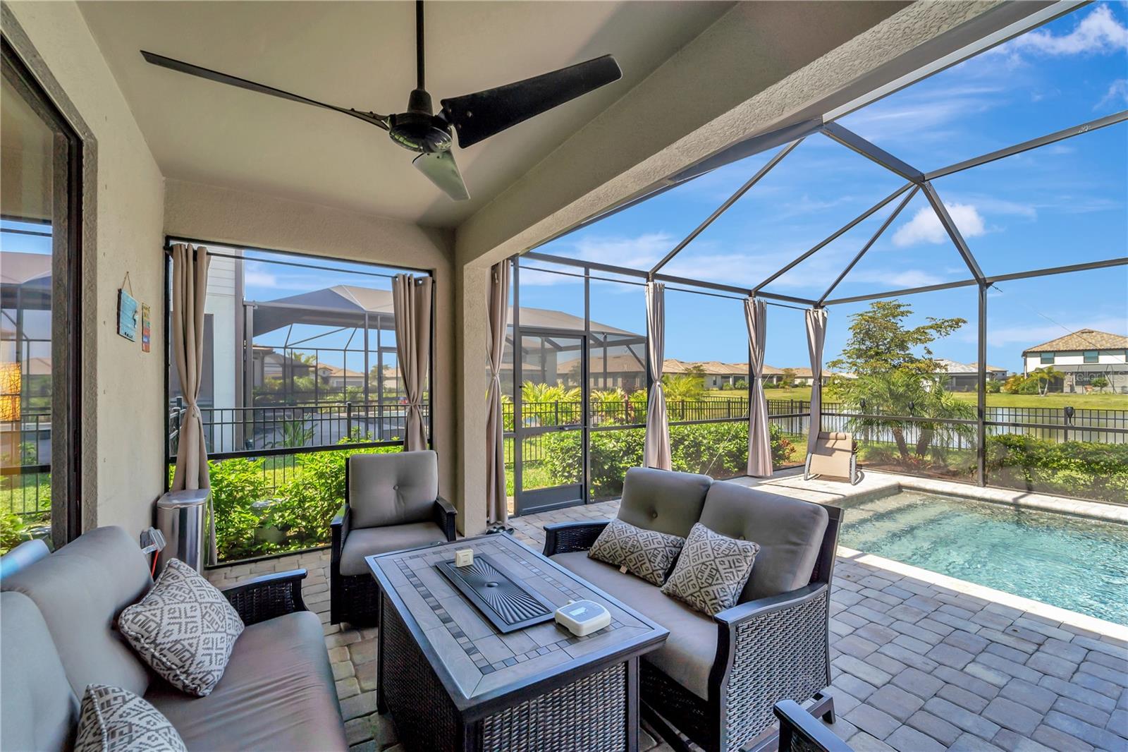 Image 27 of 61 For 15719 Barefoot Beach Drive