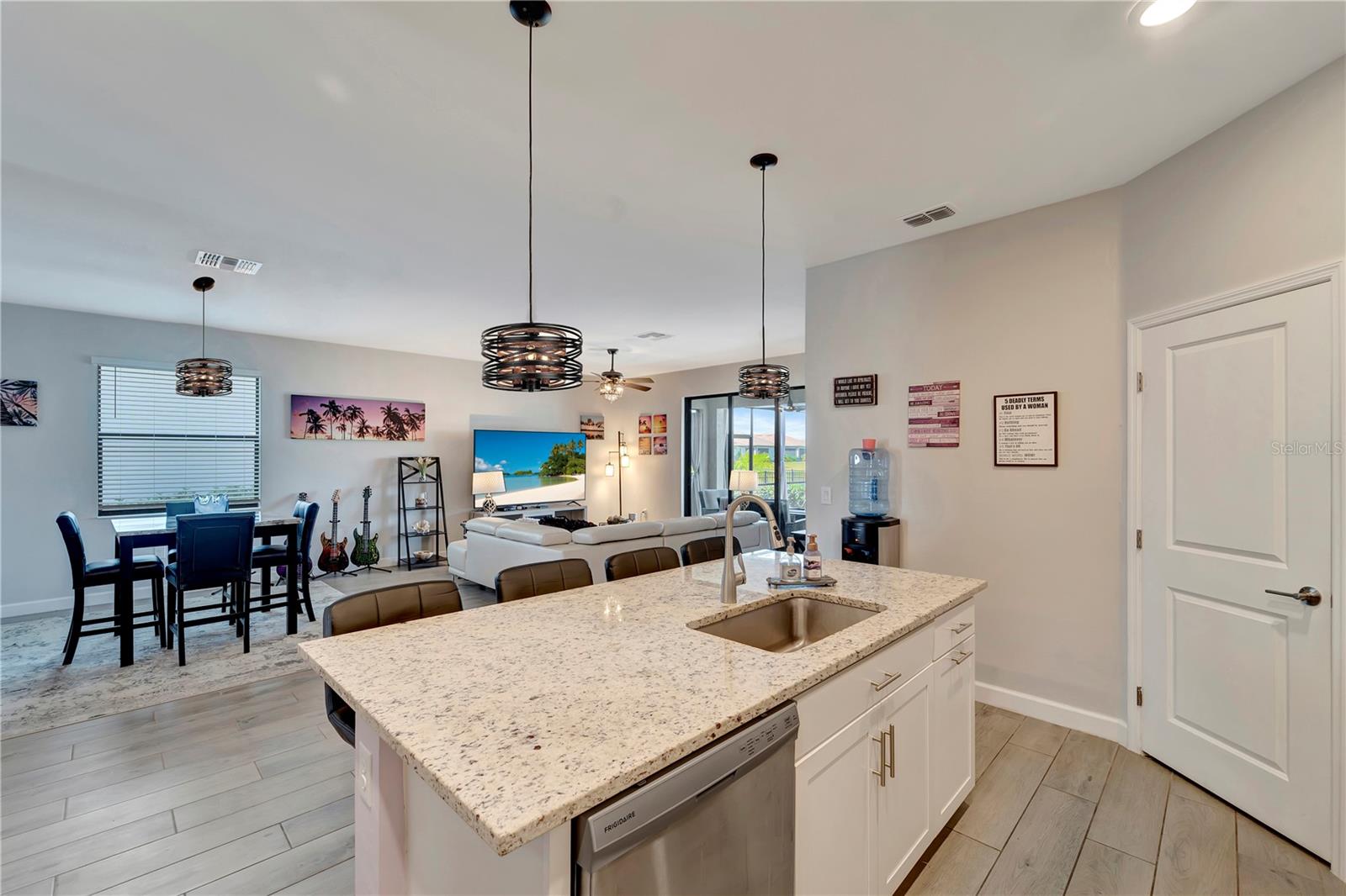 Image 7 of 61 For 15719 Barefoot Beach Drive