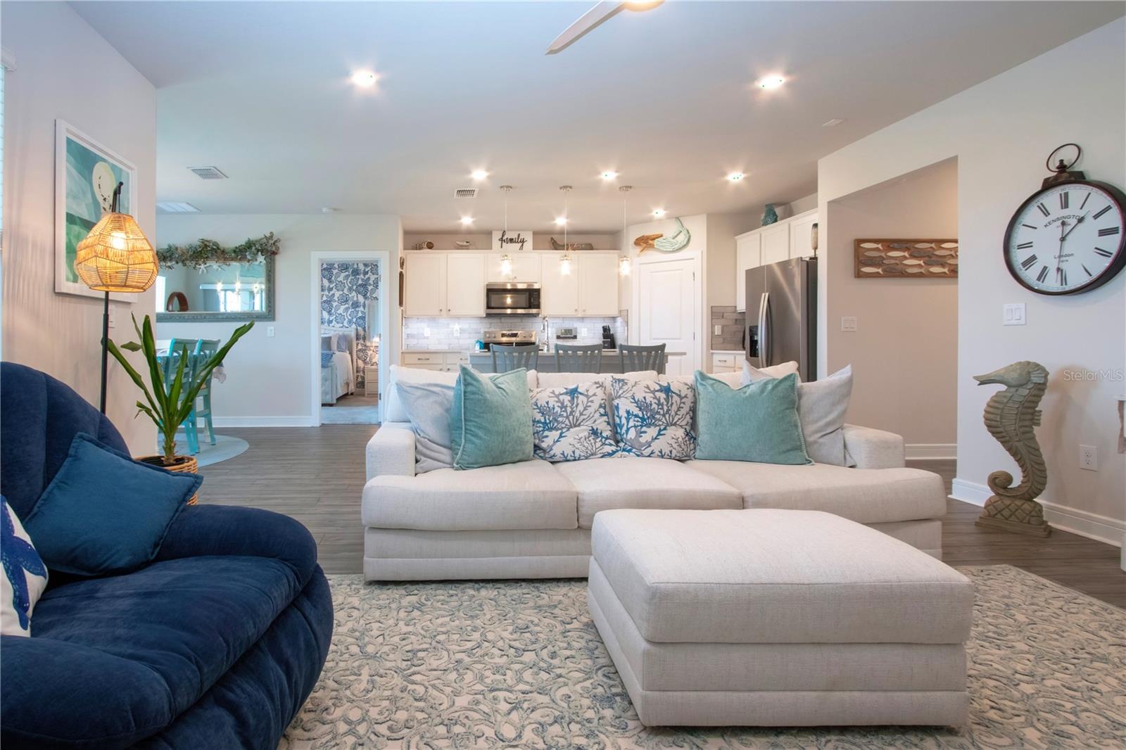 Image 11 of 73 For 8232 Reefbay Cove