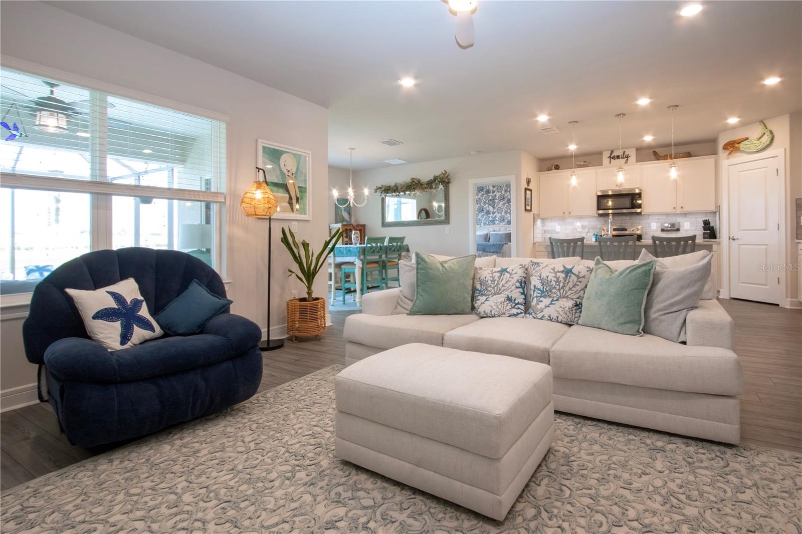 Image 12 of 73 For 8232 Reefbay Cove