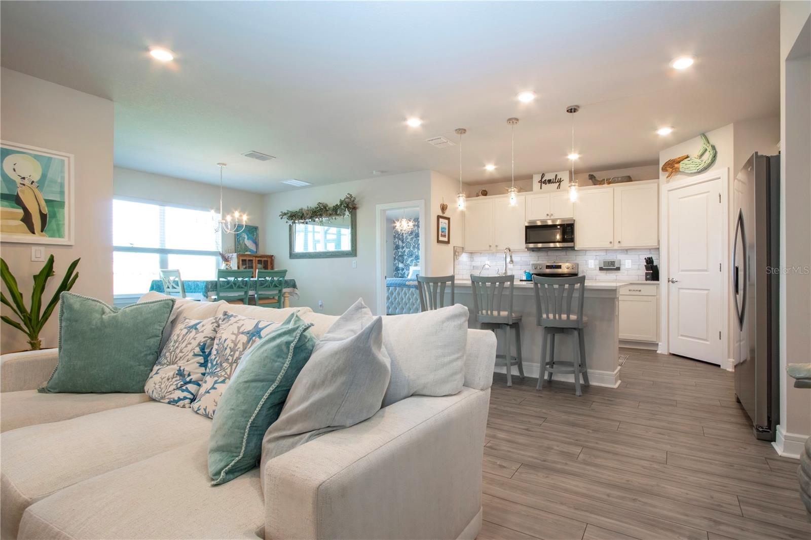 Image 15 of 73 For 8232 Reefbay Cove