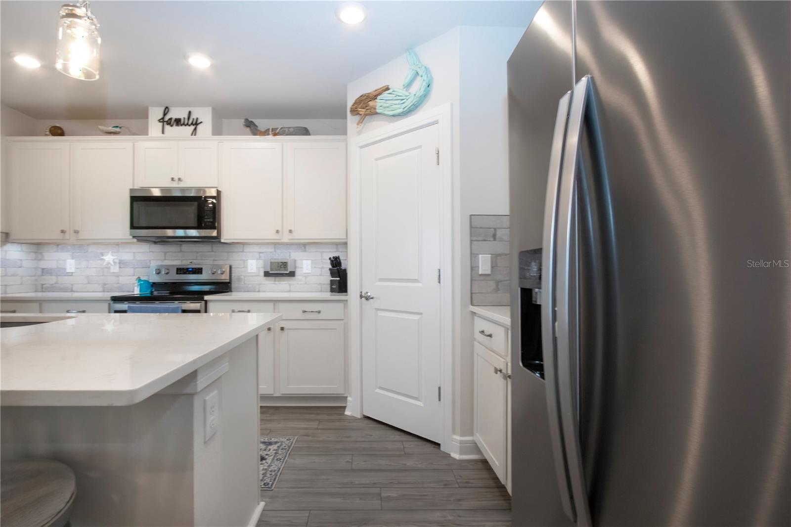 Image 18 of 73 For 8232 Reefbay Cove