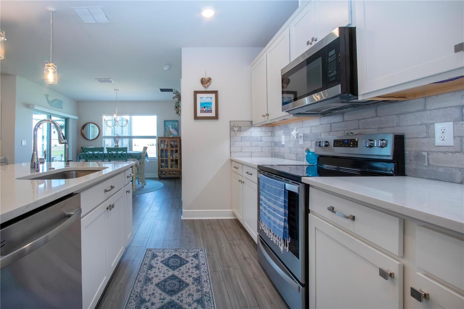 Image 20 of 73 For 8232 Reefbay Cove