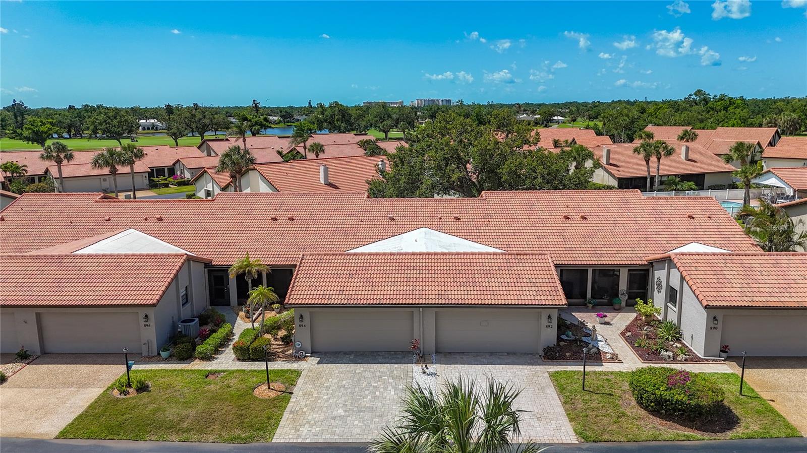 Image 10 of 67 For 892 Country Club Circle 50