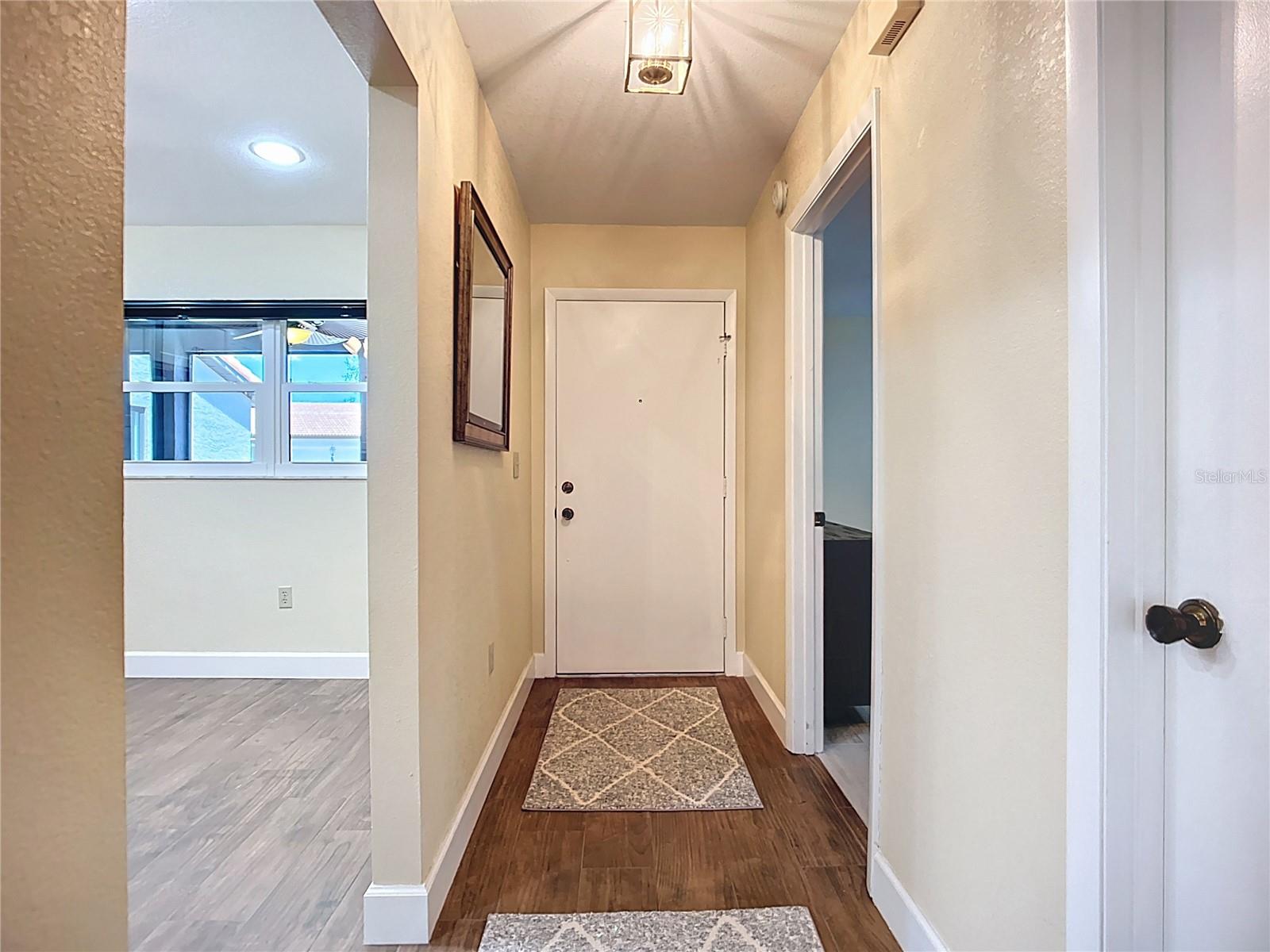 Image 14 of 67 For 892 Country Club Circle 50