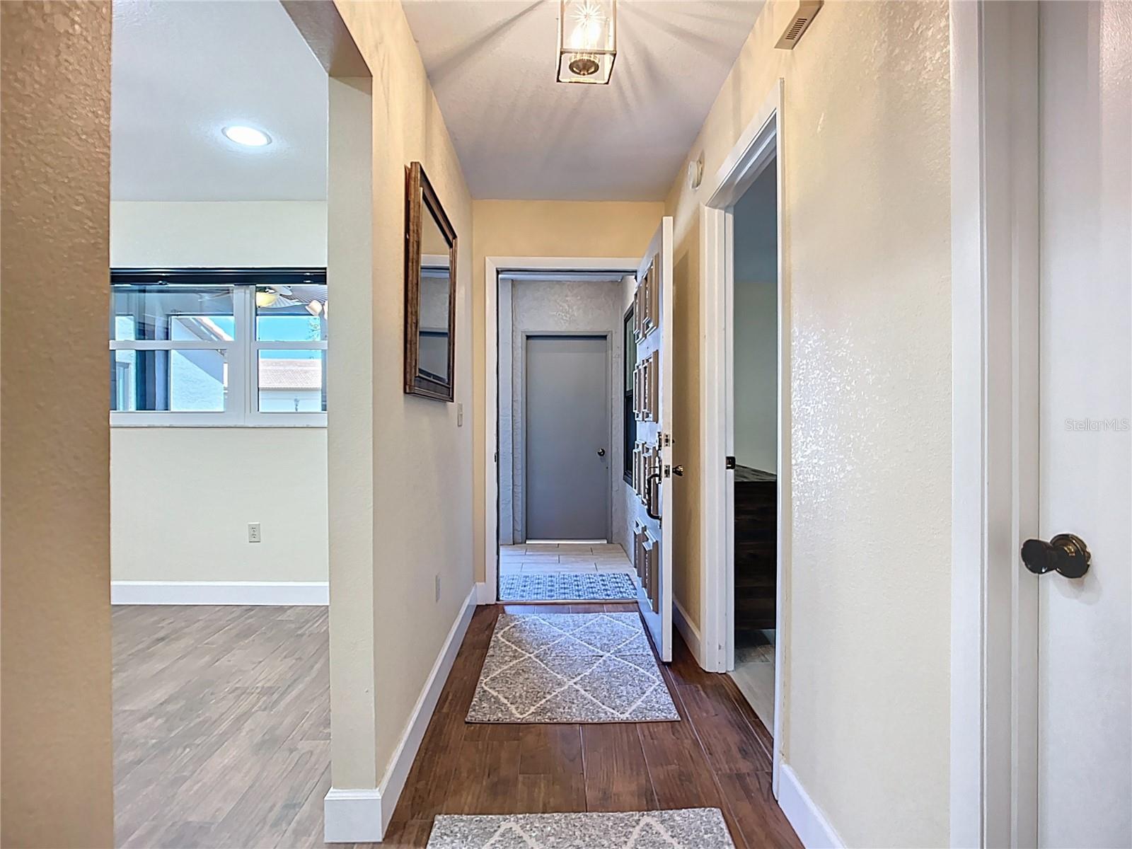 Image 15 of 67 For 892 Country Club Circle 50
