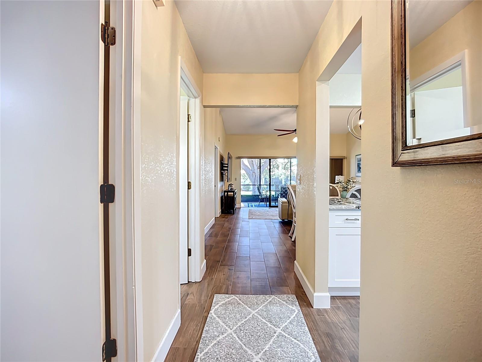 Image 16 of 67 For 892 Country Club Circle 50