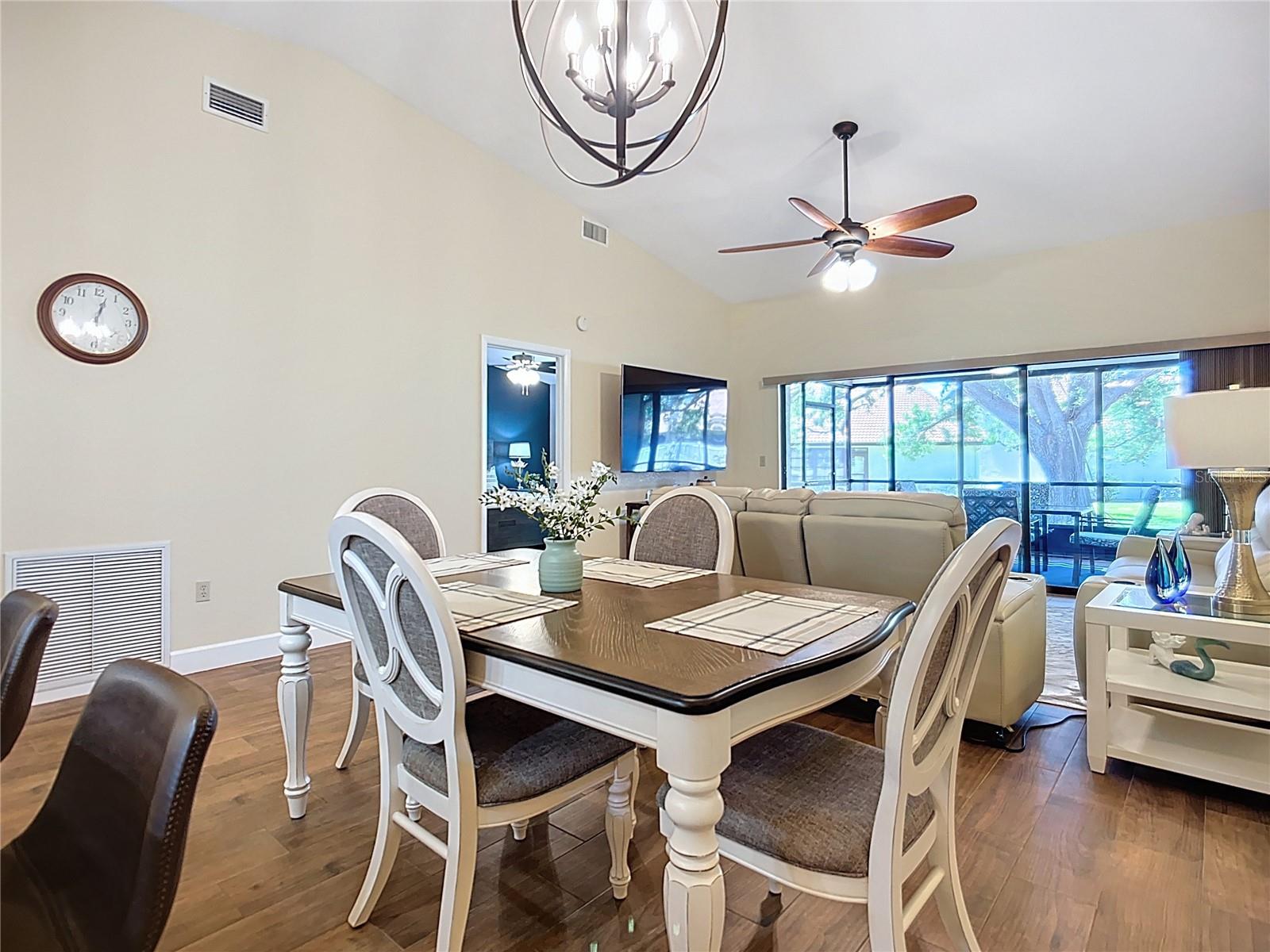 Image 31 of 67 For 892 Country Club Circle 50