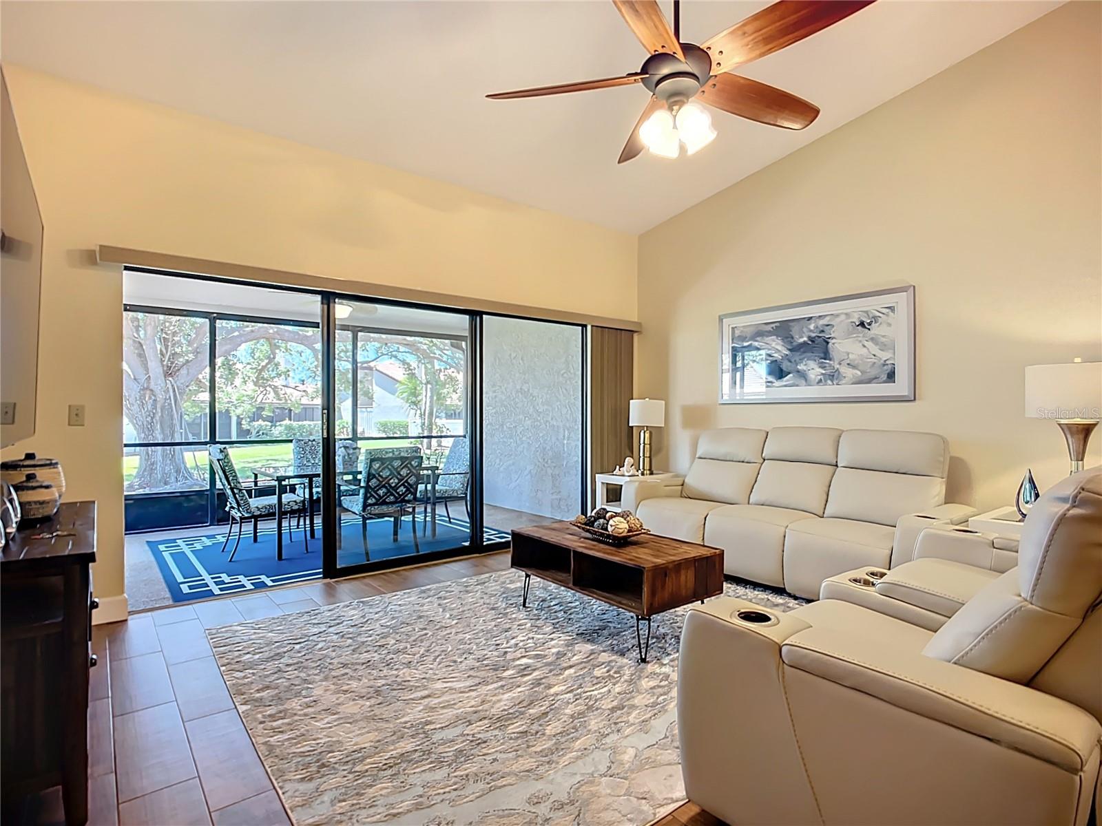 Image 33 of 67 For 892 Country Club Circle 50