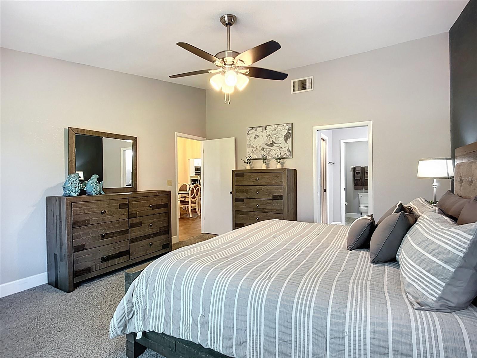 Image 38 of 67 For 892 Country Club Circle 50