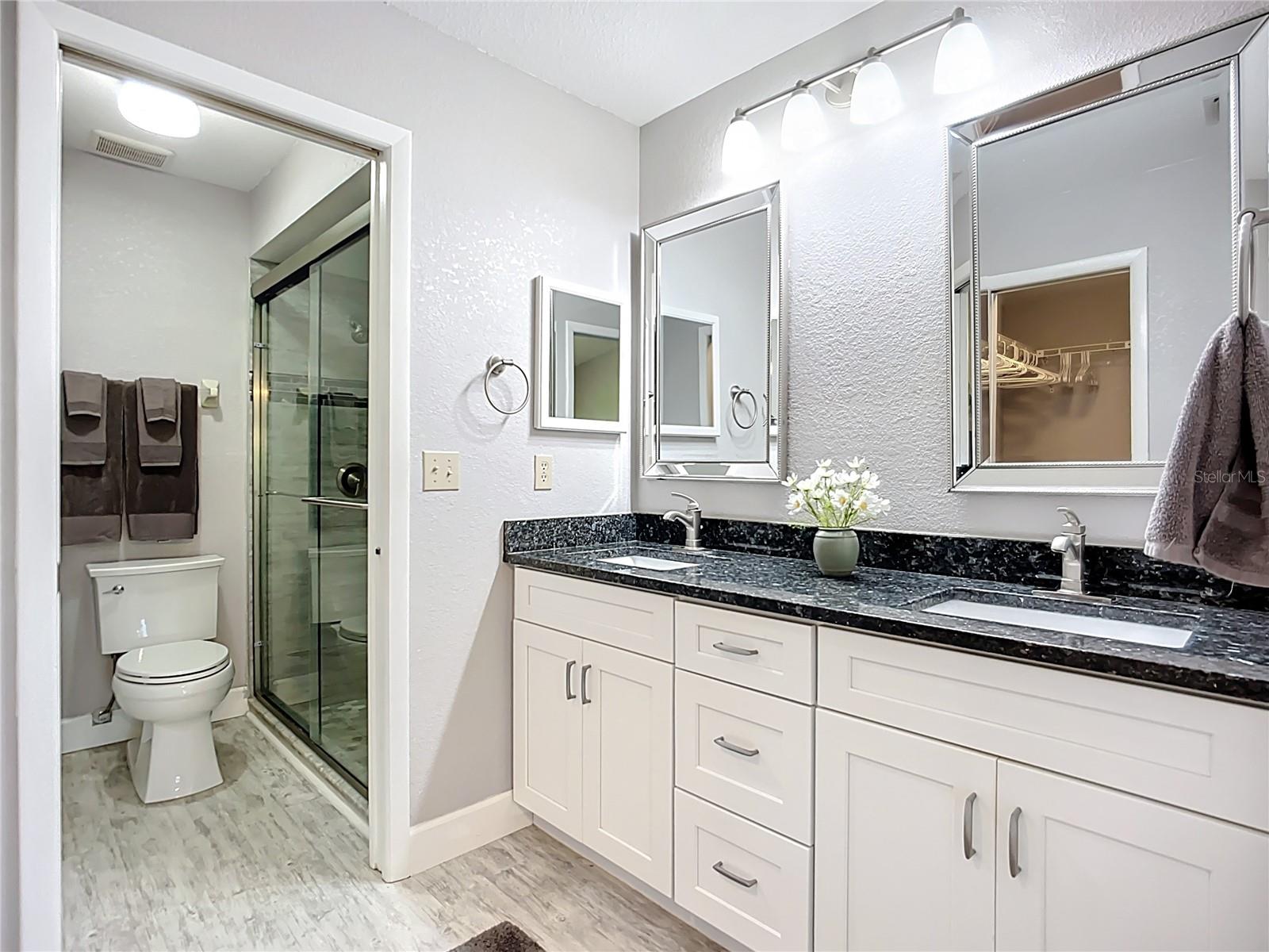 Image 39 of 67 For 892 Country Club Circle 50
