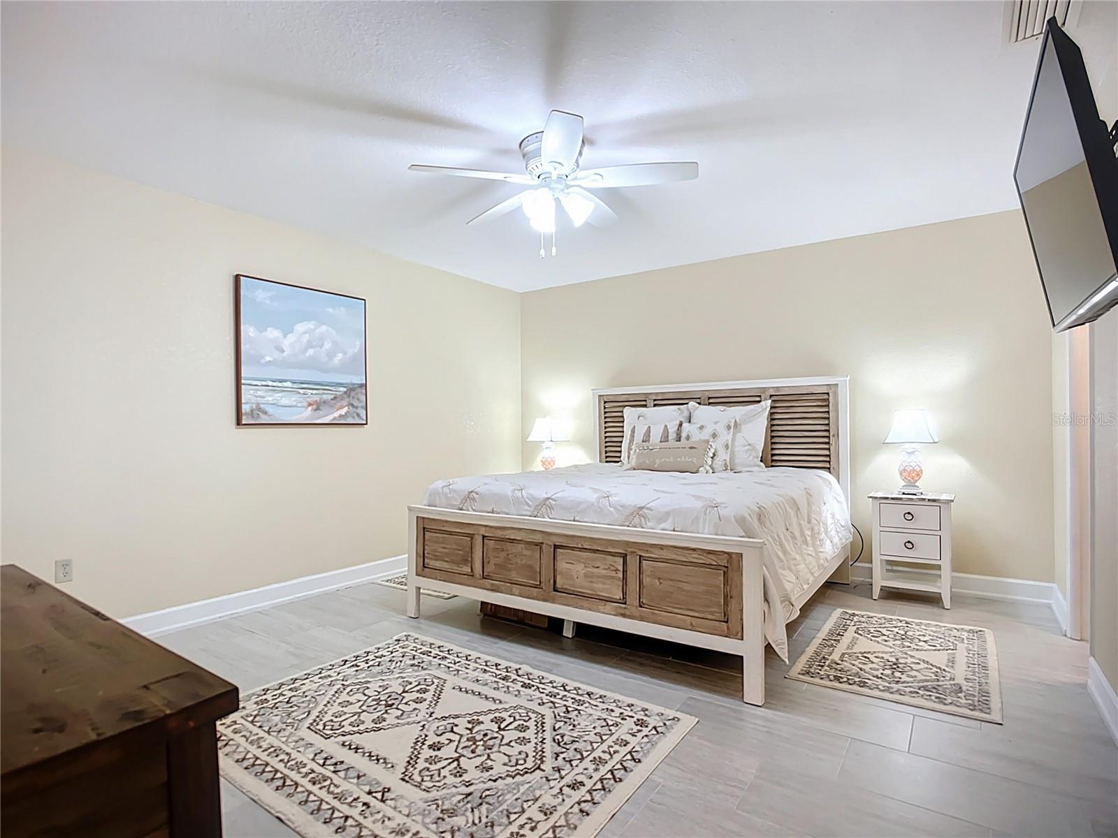 Image 47 of 67 For 892 Country Club Circle 50