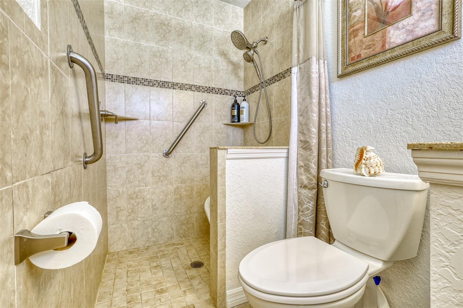 Image 17 of 41 For 2605 Sunnybrook Drive