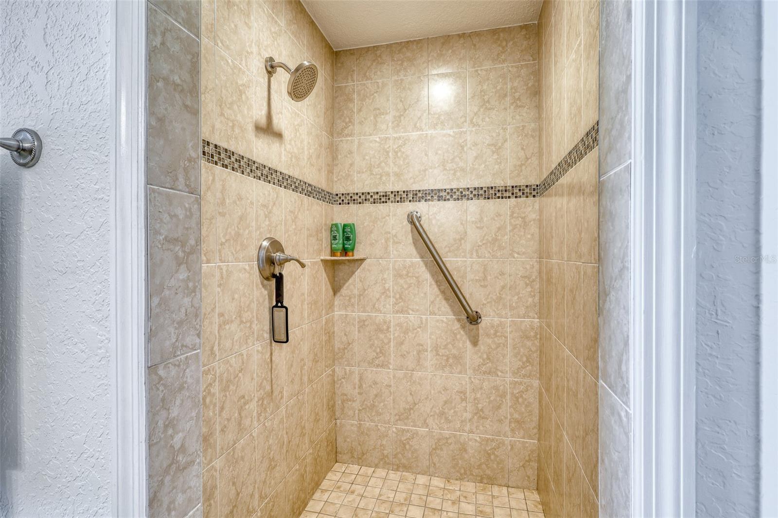 Image 21 of 41 For 2605 Sunnybrook Drive