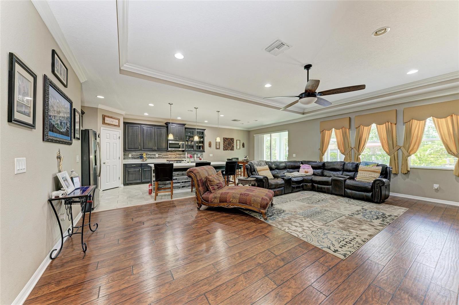 Image 5 of 56 For 736 Rosemary Circle