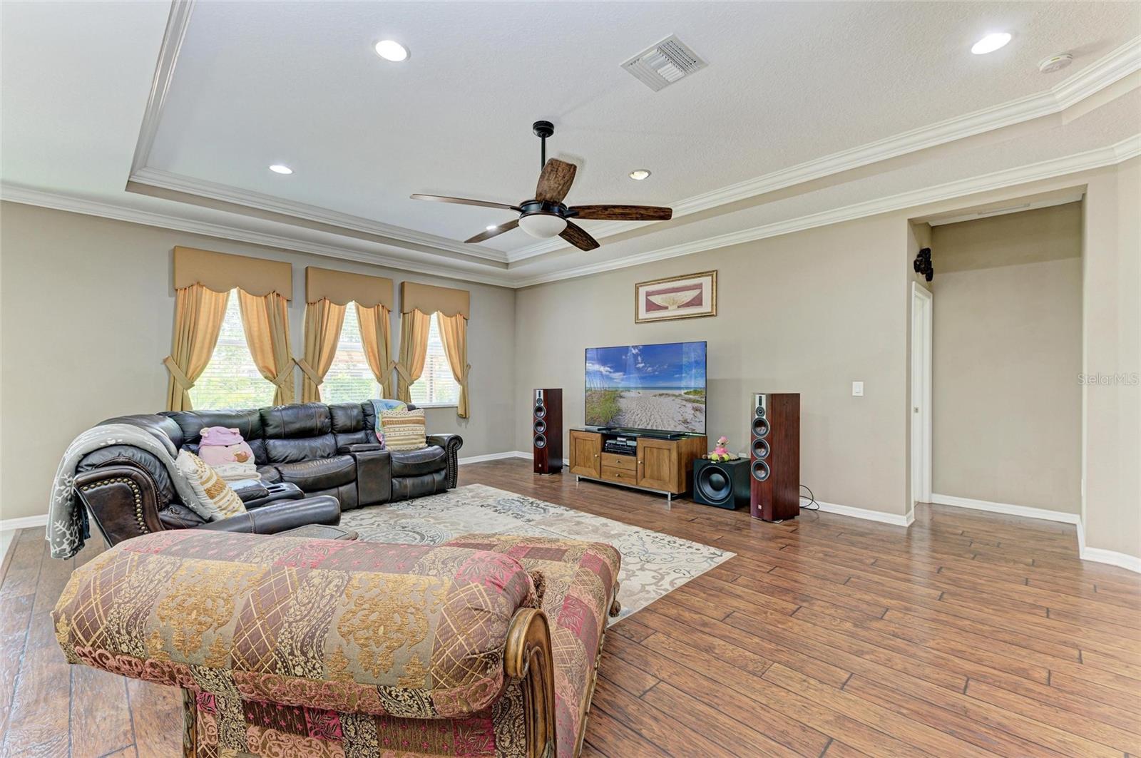 Image 6 of 56 For 736 Rosemary Circle