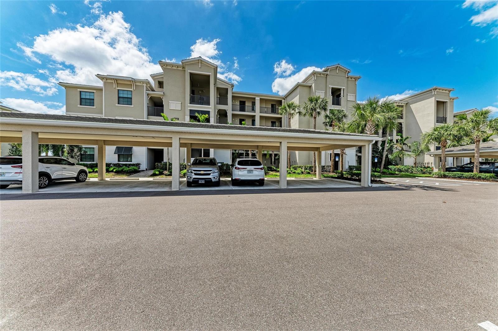 Image 4 of 67 For 18028 Gawthrop Drive 203