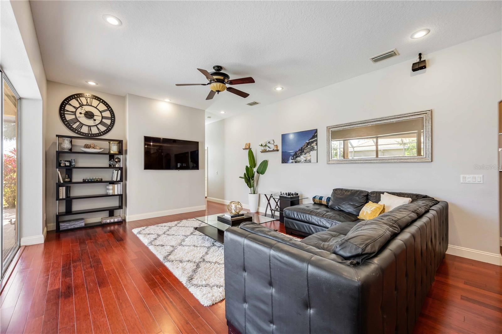 Image 10 of 59 For 7581 Camden Harbour Drive