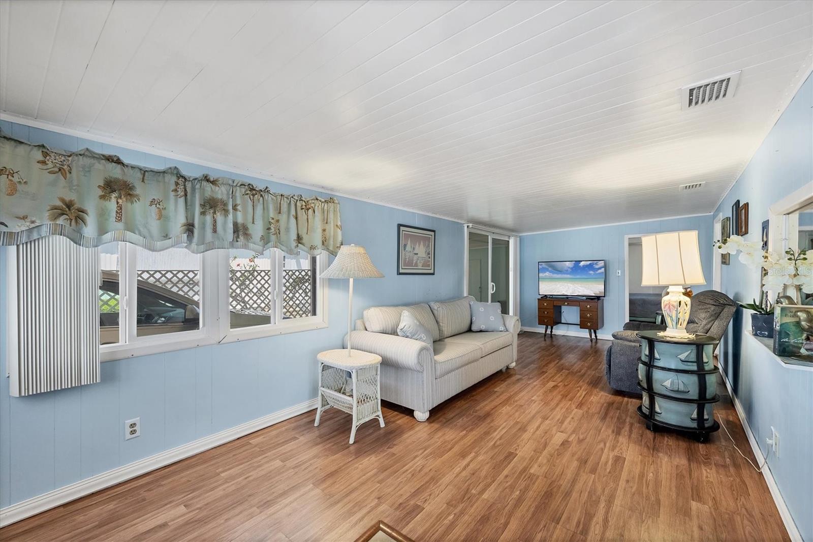 Image 11 of 52 For 10315 Cortez Road W 24h