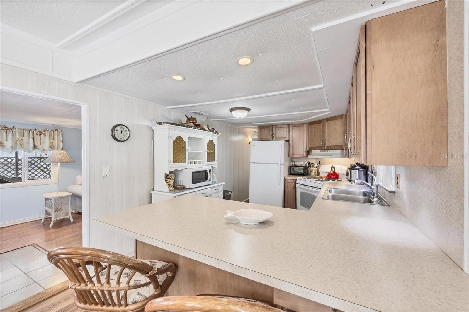 Image 15 of 52 For 10315 Cortez Road W 24h
