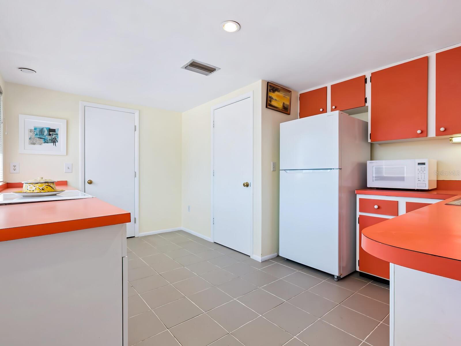 Image 11 of 40 For 2720 Herwald Street
