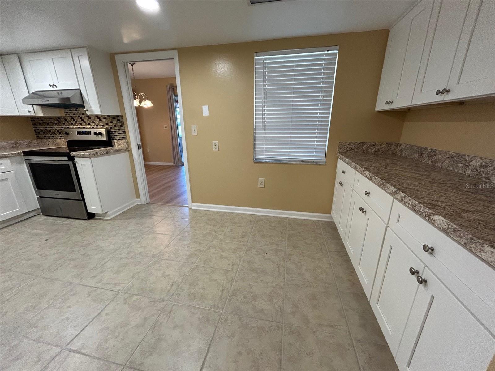Image 15 of 48 For 6912 10th Avenue W