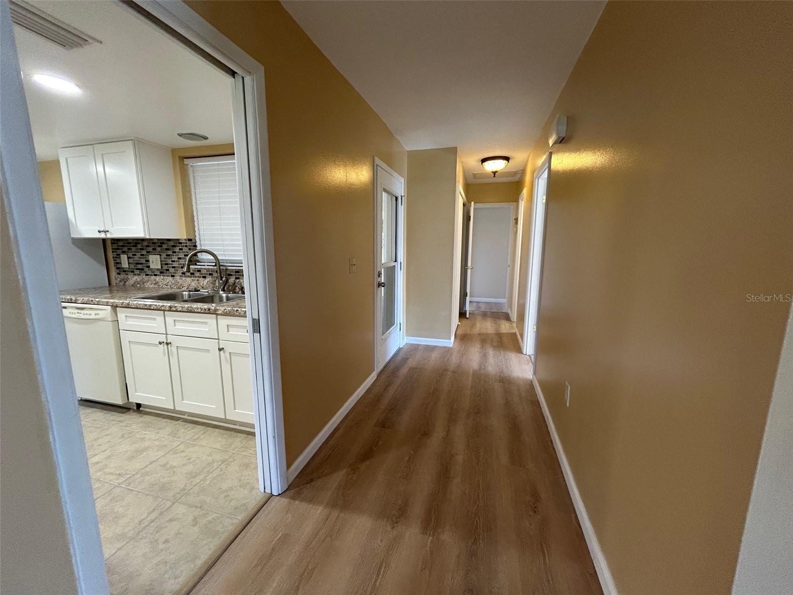 Image 20 of 48 For 6912 10th Avenue W