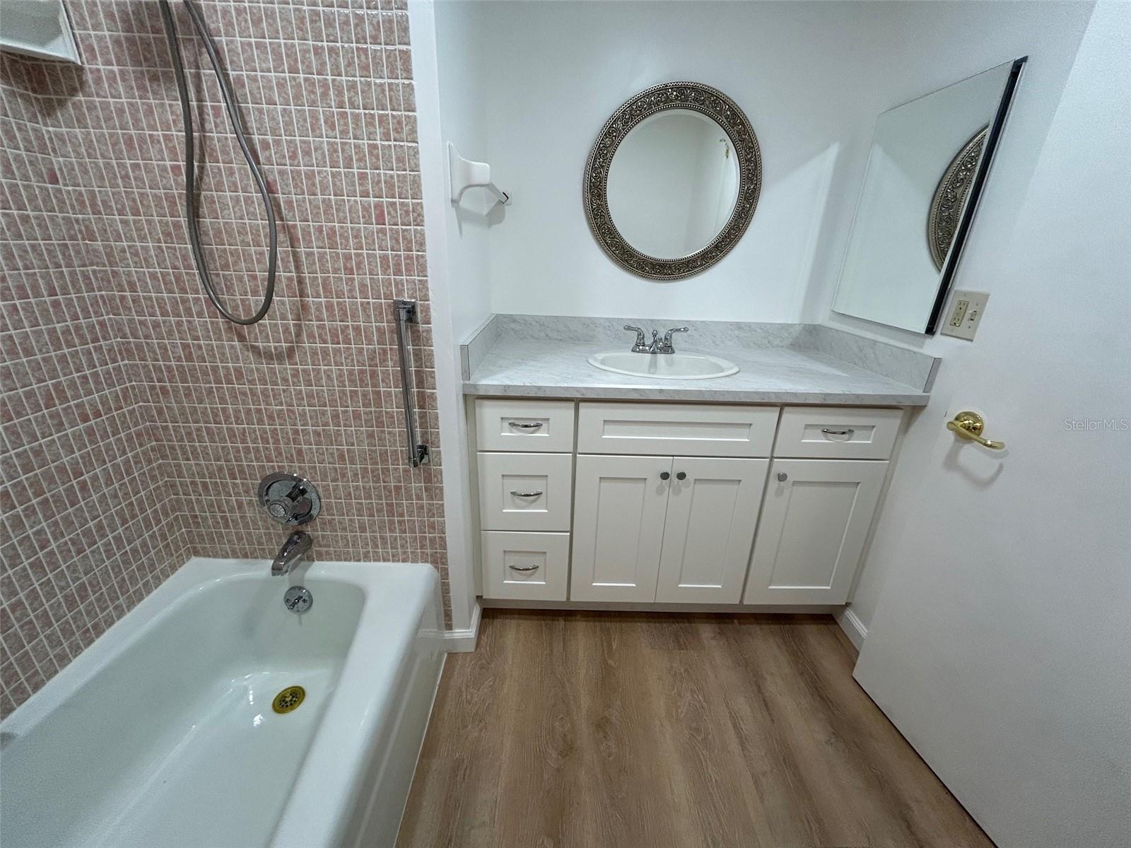 Image 22 of 48 For 6912 10th Avenue W
