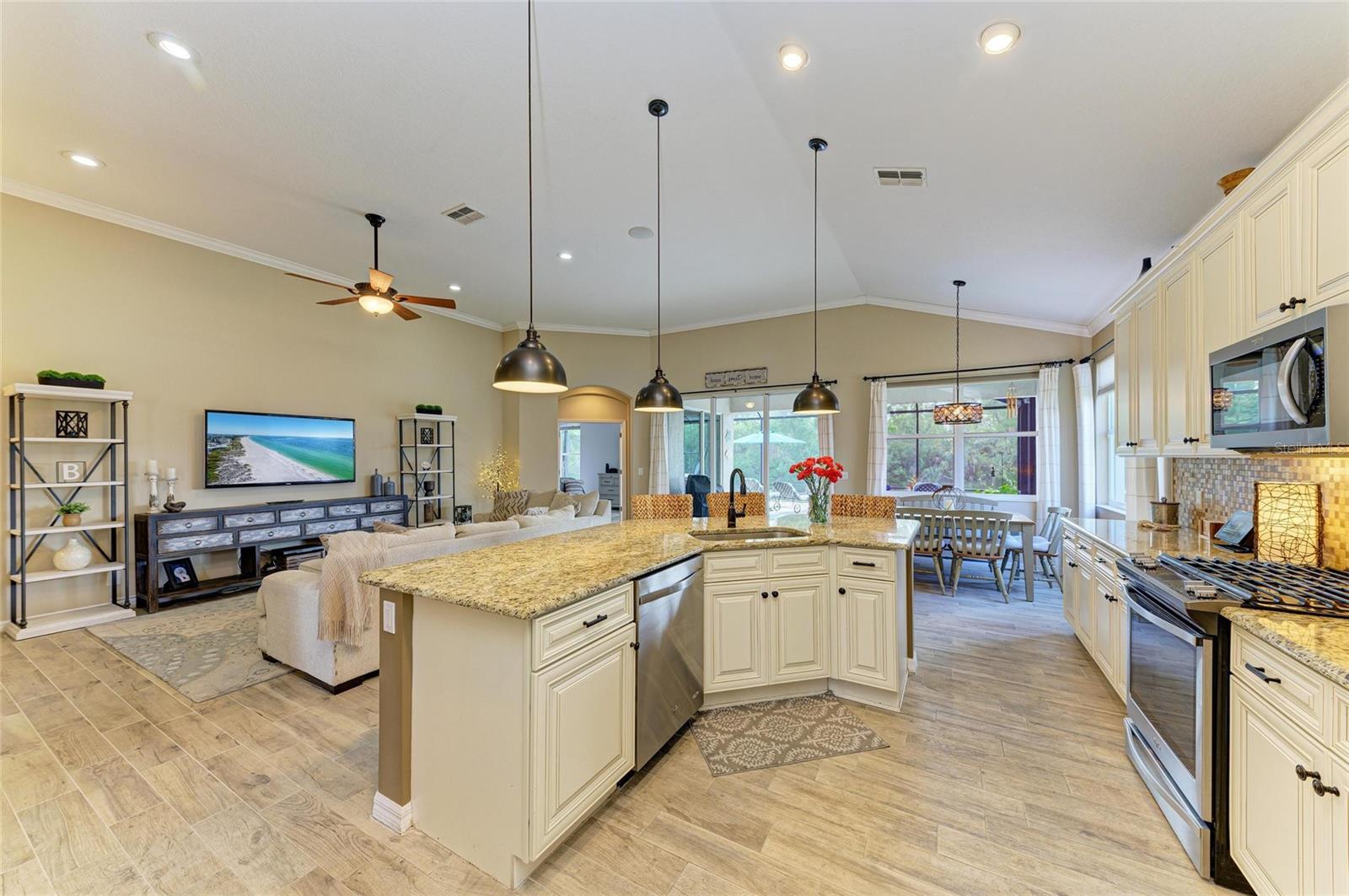 Image 27 of 87 For 643 Misty Pond Court